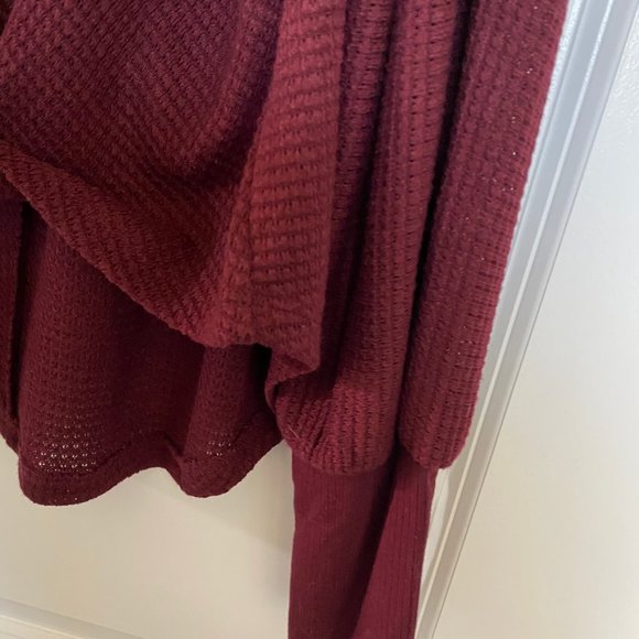 Evereve maroon waffle knit long sleeve - Picture 3 of 3